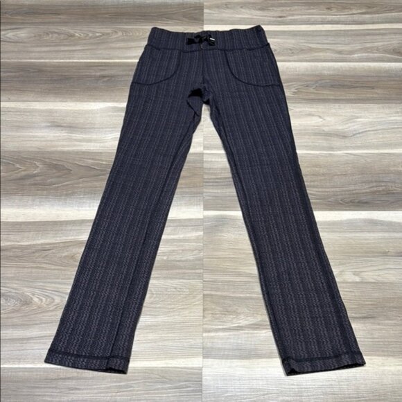 lululemon athletica Pants - Lululemon Black Leggings with Pinstripe Pattern size 2